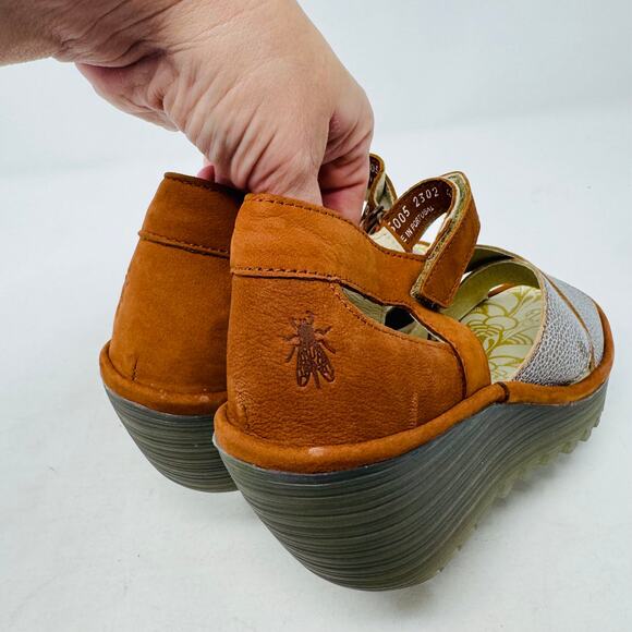 Fly London Yent365Fly Metallic Leather Wedge Sandals Size 40 Boho Comfort Artsy - Picture 6 of 13